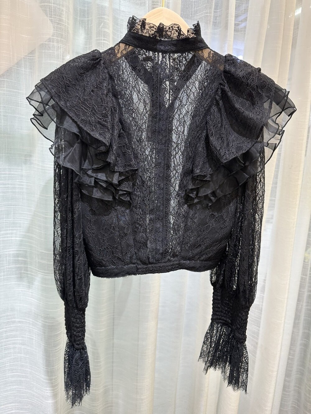 Alice + Olivia DELPHA RUFFLE LACE BLOUSON SLEEVE CROPPED TOP5 - Picture 6 of 9